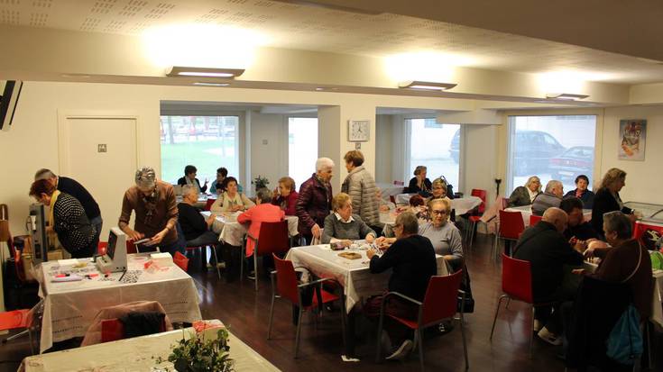 Bingo saioarekin eta txokolatadarekin hasi dute Jubilatuen Astea