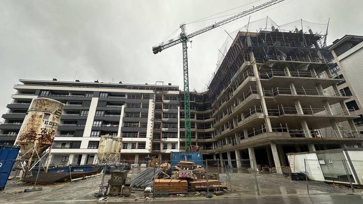 Langile bat altuera handi batetik erori eta larri zauritu da Azpeitian