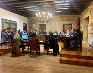 Aho batez onartu dituzte udal langileen ordainsariak igotzea