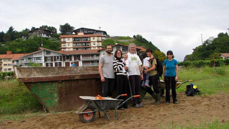 Landare inbaditzaileak kentzeko irteera egin zen larunbatean