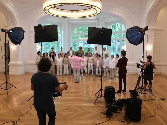 HARA! ETB1eko 'Ahotsak' saio berriko lehen grabaketa, malekoian