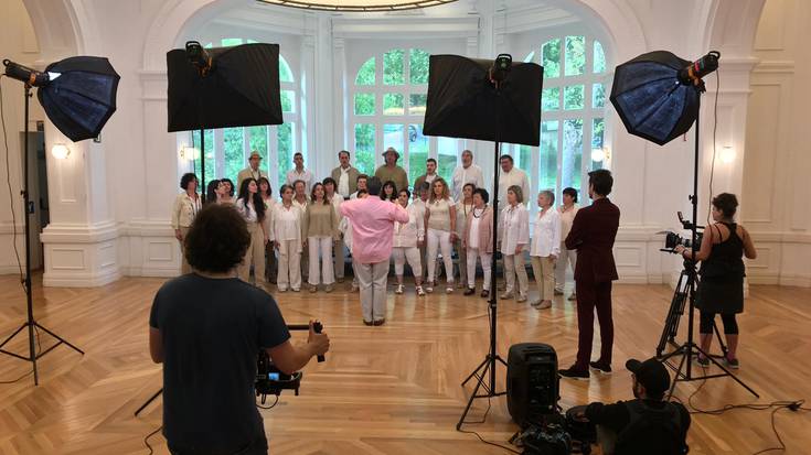 HARA! ETB1eko 'Ahotsak' saio berriko lehen grabaketa, malekoian