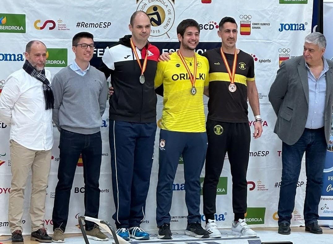 Asteburuko hitzorduetan fin ibili dira Orio Arraunketa Elkarteko kideak