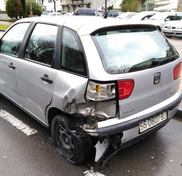 Azpeitian, Loiolabiden aparkatuta zegoen auto bati emandako kolpea argitzeko lekuko bila dabiltza
