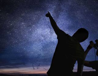 Drakoniden izar-malkoak ikusteko Astronomia Gaua antolatu du Iturraran parketxeak larunbaterako