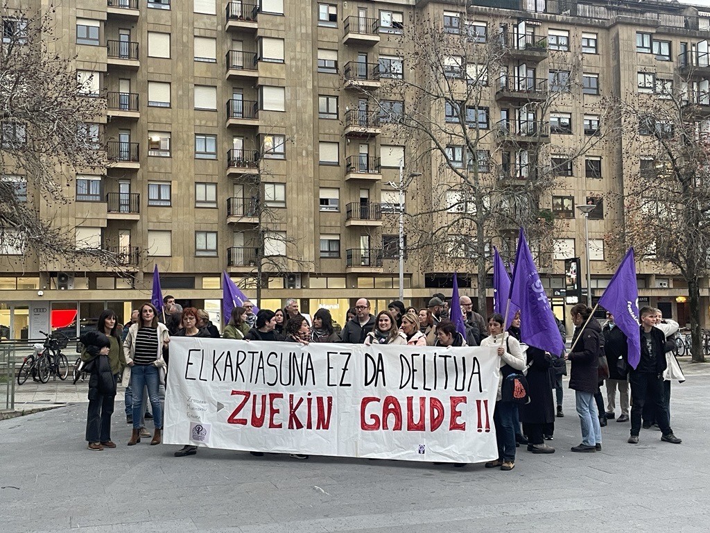 Akusazioaren bertsioa entzun da Zestoako sei herritarren kontrako epaiketaren lehen egunean