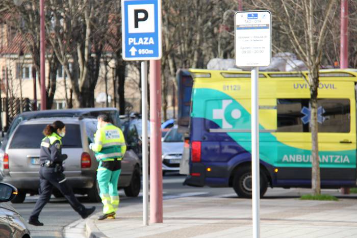 Istripua izan da Araba kalean auto baten eta txirrindulari baten artean