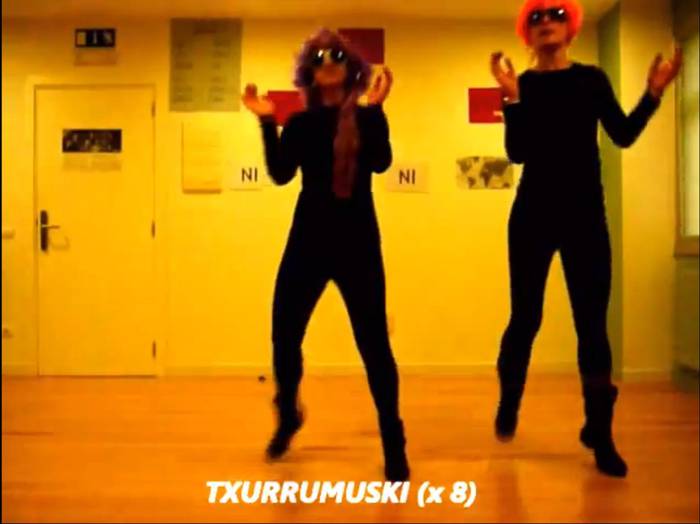 Inauterietarako koreografia asmatu du Txurrumuskik