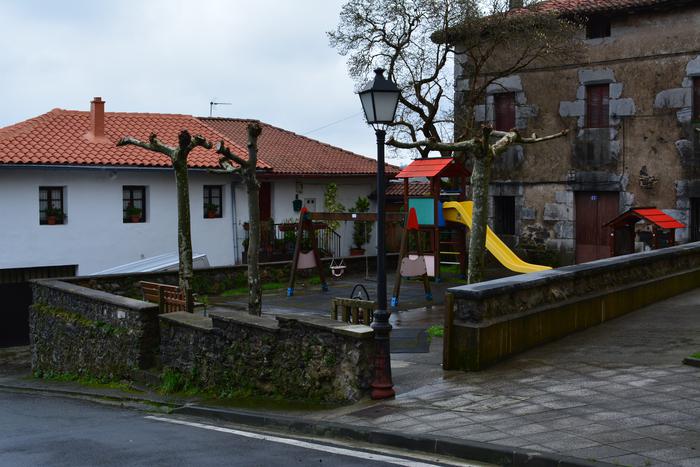 Elizak atzera bota du Arroagoiko apaizetxeaz udalarekin hitzartutakoa