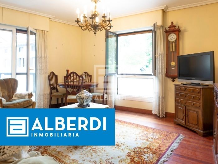 Alberdi Inmobiliaria: lau logeladun etxebizitza Aingeru kalean
