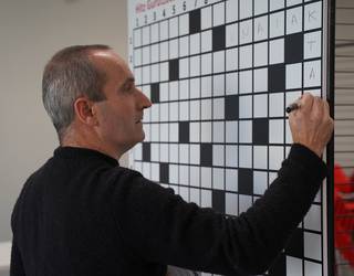 Xabier Azkue: "Burua martxan jartzeko primerako tresna dira gurutzegramak"