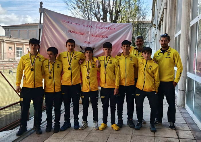 Orioko gizonezko kadeteak eta seniorrak Euskadiko txapeldun bateletan
