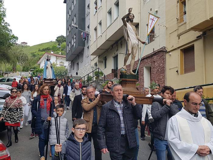 Jesukristoren berpizkundea irudikatu dute Arritokietan