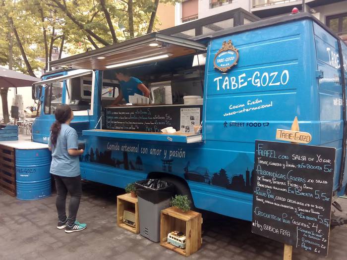 Hasi da kale food market ekimena