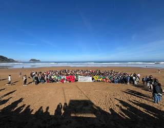 Multikirolaren aldeko aldarria defendatu dute dozenaka zarauztarrek