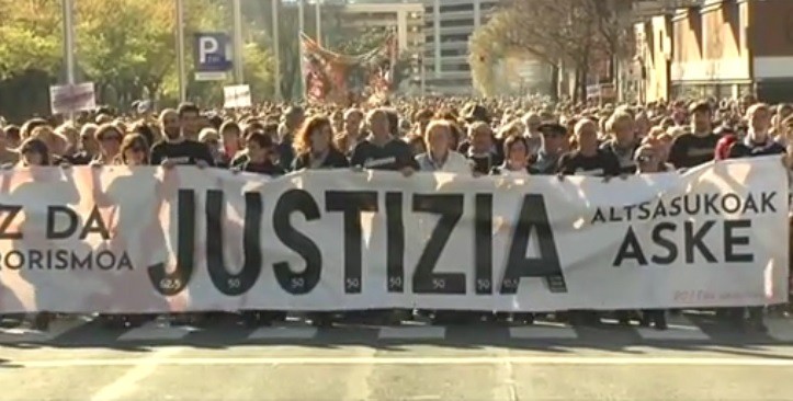 Altsasuko gazteen epaia salatzeko Iruñean egingo duten mobilizaziorako autobusa abiatuko da Azkoititik