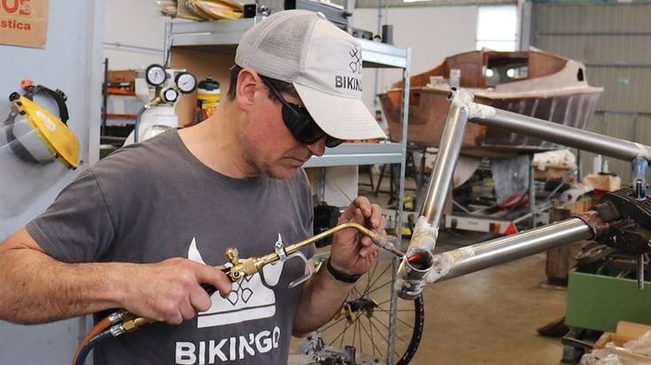 Ibai Korta: "Bizitza osoa iraungo duten bizikletak egiten ditugu"