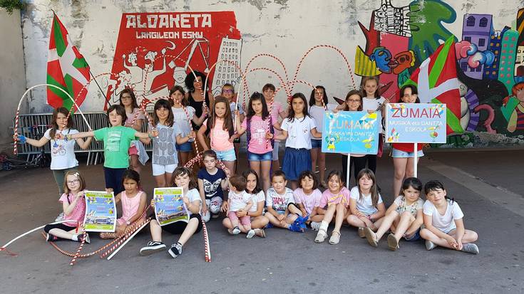 185 dantzarik hartuko dute bihar parte Zumaiako Dantzari Txiki Egunean