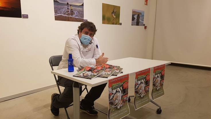 Sukaldaritza liburua prestatu du Patxi Arangurenek