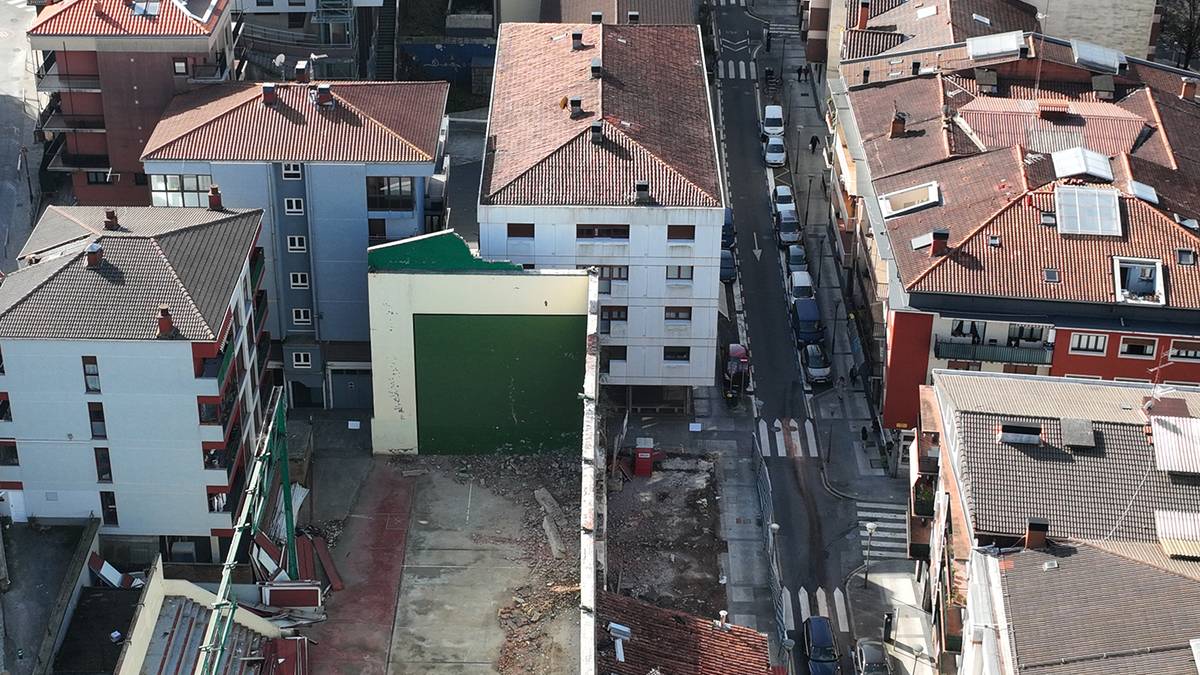 Trafikoan mozketa puntualak egingo dituzte gaur eta bihar, frontoia eraisteko lanak tarteko