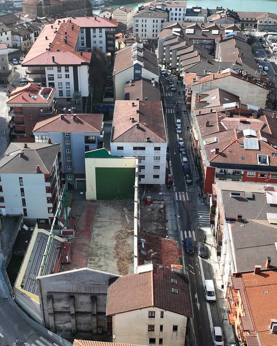 Trafikoan mozketa puntualak egingo dituzte gaur eta bihar, frontoia eraisteko lanak tarteko