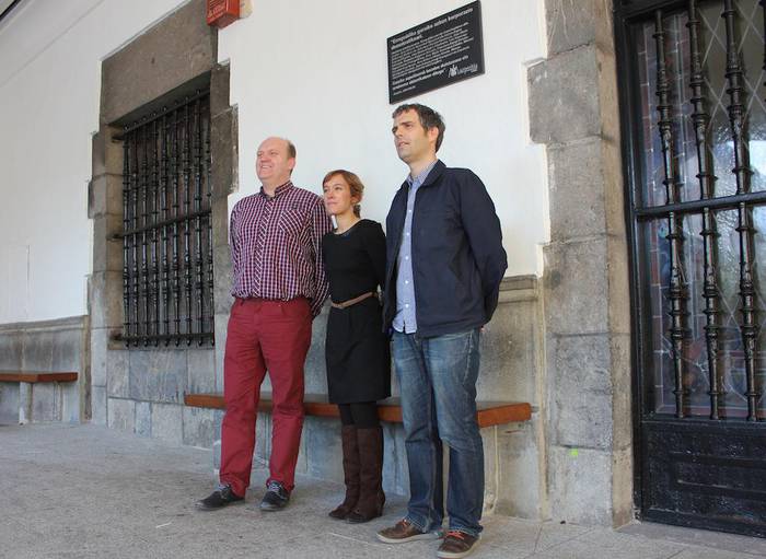 Elkarretaratzea deitu dute Azpeitiko Udaleko bi alderdiek memoriaren egunerako