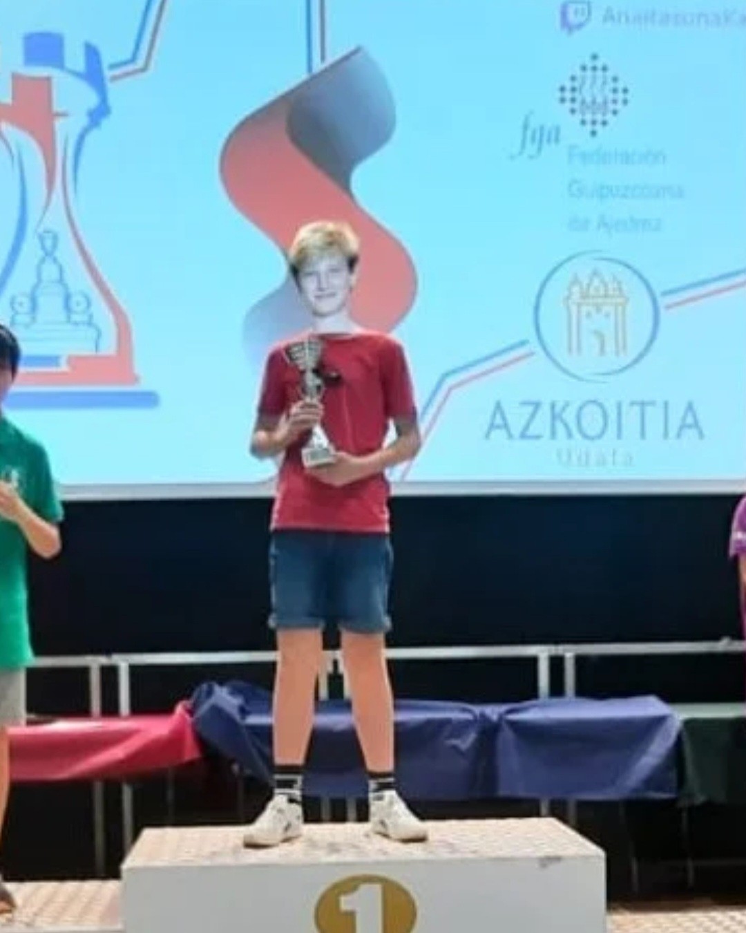 Lanak emaitzak ematen ditu