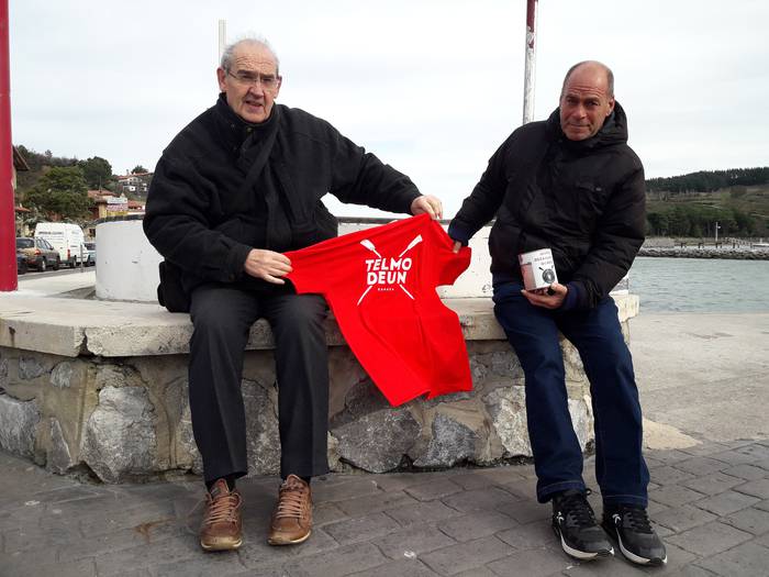 “Kolore gorriaz haratago, auzoko jendea janztea da nahia”