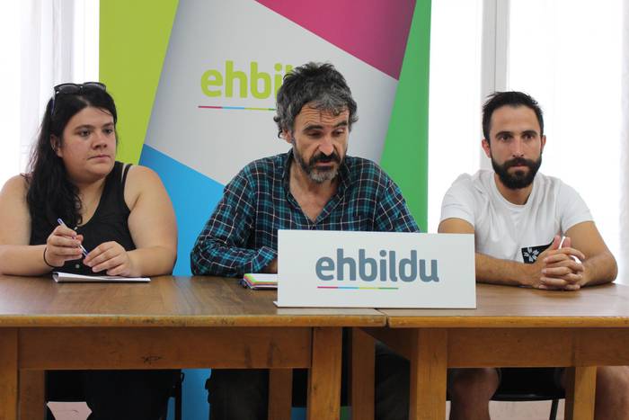 Zestoako Udal Gobernuak argiteriaz eta kiroldegiaz hartutako erabakiak "oso larriak" direla uste du EH Bilduk