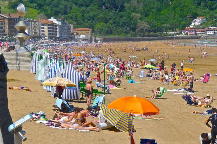 Turismo eredu berri bat garatzeko plan orokorra egin du Zarauzko Udalak