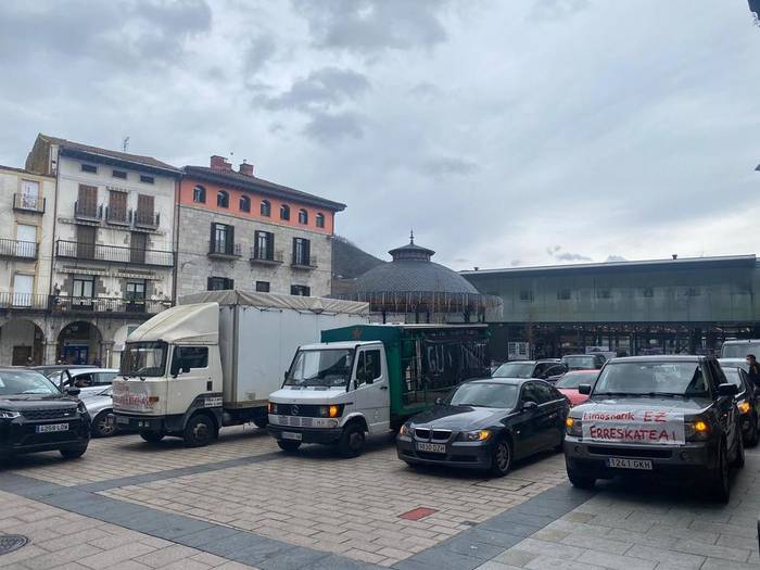 Azpeitiko ostalariek protesta egin dute, beste behin
