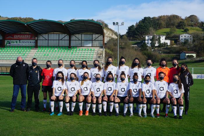 Emakumezkoen futbolari bultzada ematea helburu Zarautzen