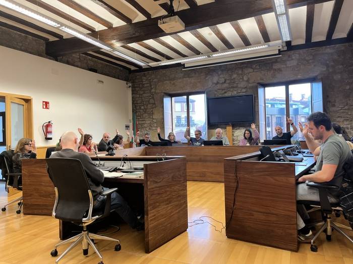 Emakumeen Nazioarteko Egunaren inguruko adierazpena onartu du udalbatzarrak