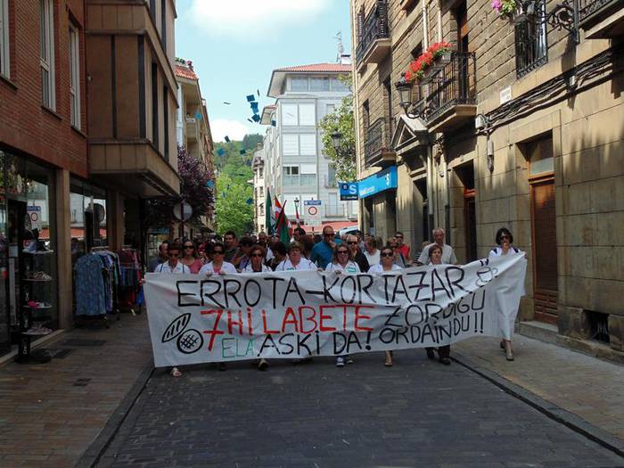 Errotako langileak manifestazioan atera ziren larunbatean