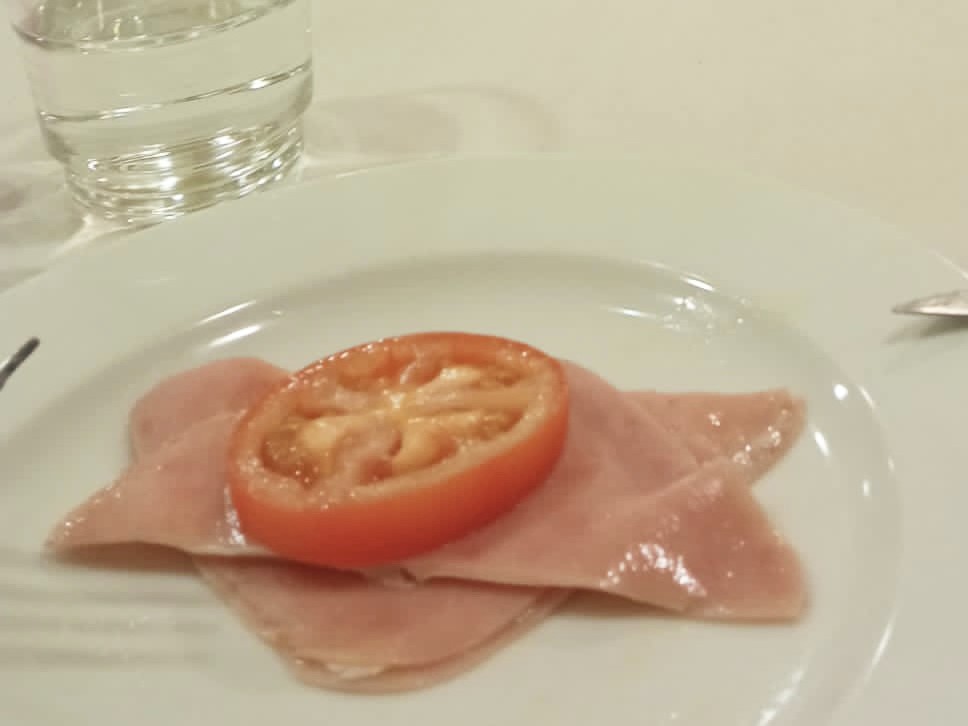 San Jose egoitzako "menu kaskarrak" salatu ditu EH Bilduk
