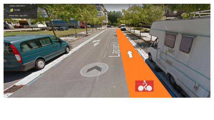 EAk BESTE AUKERA BAT MAHAI-GAINERATU DU LAPURDI KALEKO BIDEGORRIAREN  ITXIERAREN AURREAN