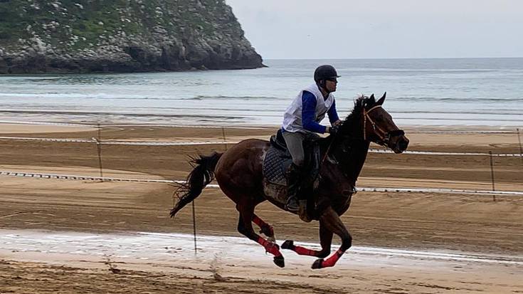 Eneko Urbieta bigarren izan da Mendexako zaldi lasterketan