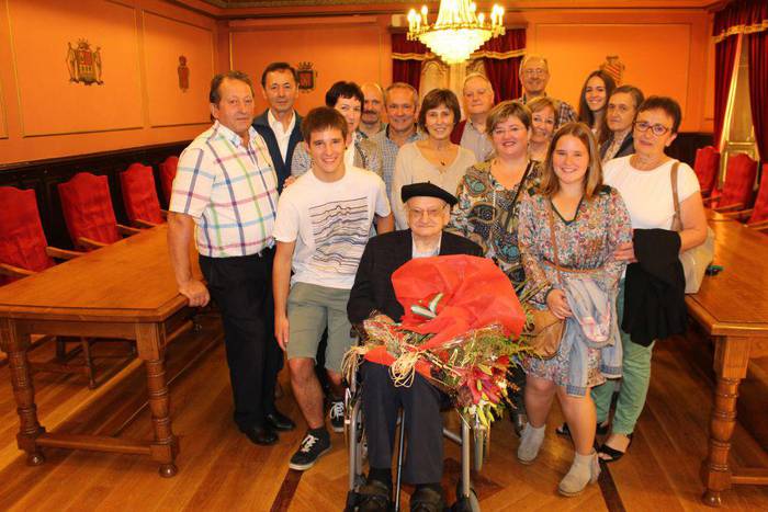 Basilio Urbistondo gudaria omendu du Azpeitiko Udalak