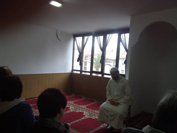 "Ateak irekitzeaz gain, gure bihotzak ere zabaldu nahi ditugu"