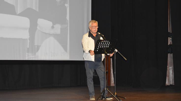 Agur sentitua egin diote Ander Landabururi