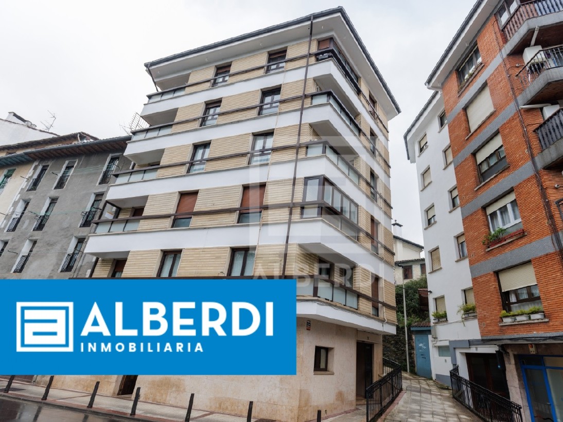 Alberdi Inmobiliaria: Aingeru kalean etxebizitza handia