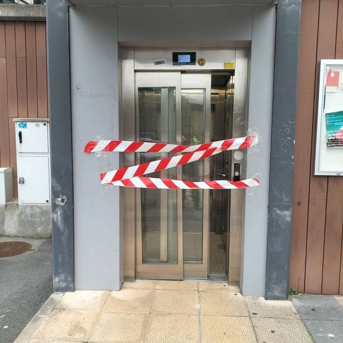 Zerbitzuz kanpo dago Alonderoko igogailua