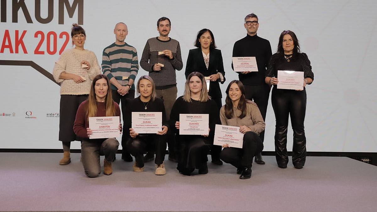 Goienaren 'Puntua', Aiaraldea eta Antxeta Irratia saritu ditu Tokikomek