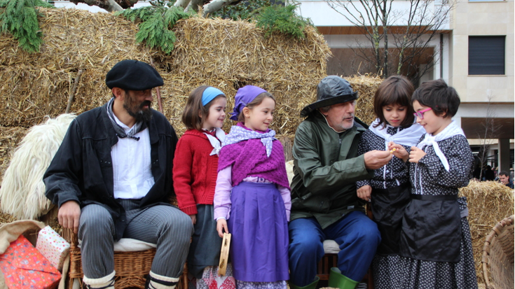 Olentzero eta Gomezagoren etorrera eta beste zenbait ekitaldi izango dira gaur, Gabon egunean