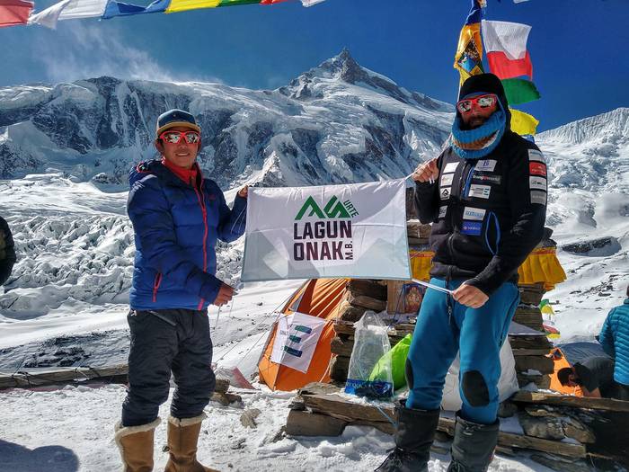 Manasluko gailurra zapaldu gabe itzuliko da Alex Txikon etxera