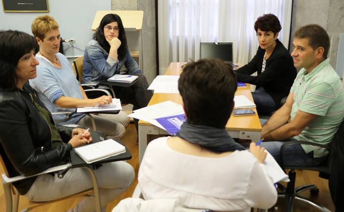 Foru Aldundiak Bizikidetza Lantzen programaren berri eman die Urolako udalerri txikiei