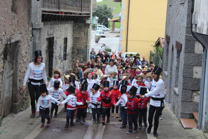 [ARGAZKI GALERIA] Aiako Lardizabal Eskolako Inauteri festa