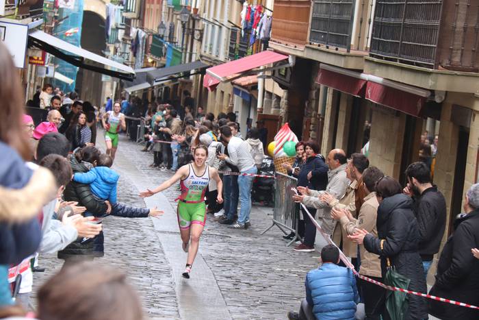 Usoa Ostolaza bigarren izan da Getariako Triatloian