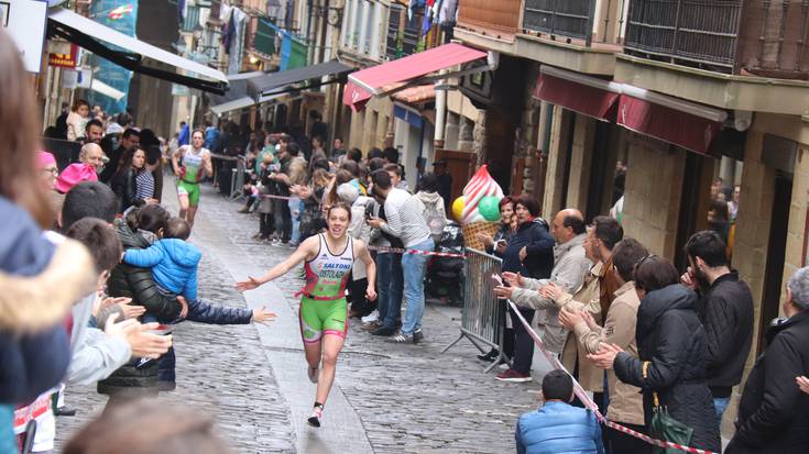 Usoa Ostolaza bigarren izan da Getariako Triatloian