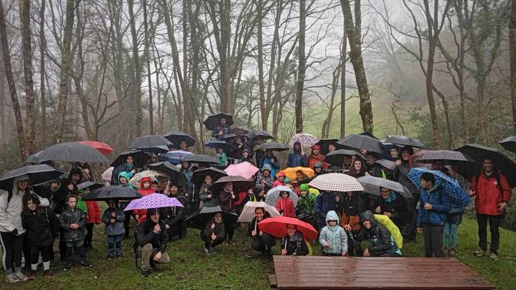 Gurutxurtukoak Aitzondo-Irustako ur-jauzia bisitatu dute